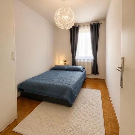 Luxury 2 Bedroom With Free Public Parking Malta 塞拉耶佛