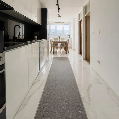 Luxury 2 Bedroom With Free Public Parking Malta